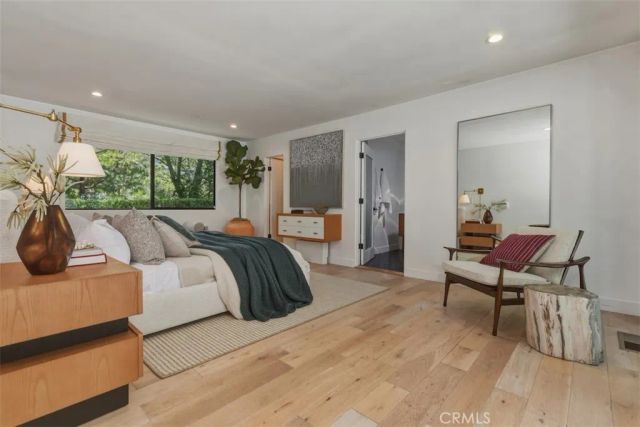 3901 Ventura Canyon Avenue, Sherman Oaks, CA 91423