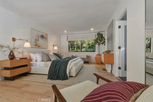 3901 Ventura Canyon Avenue, Sherman Oaks, CA 91423