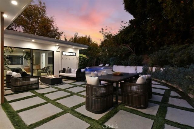 3901 Ventura Canyon Avenue, Sherman Oaks, CA 91423