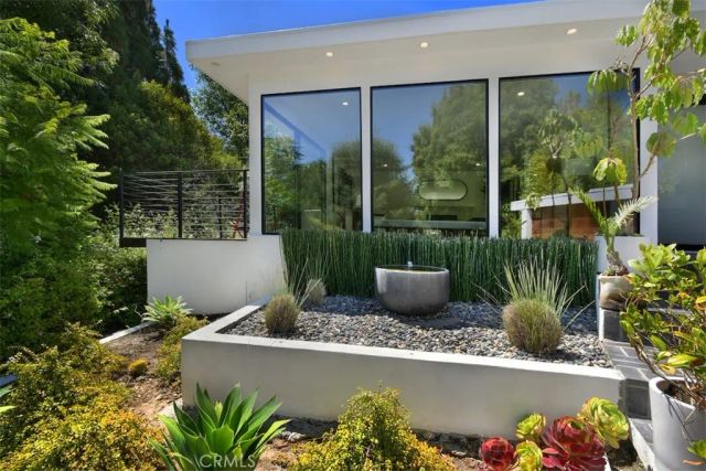 3901 Ventura Canyon Avenue, Sherman Oaks, CA 91423