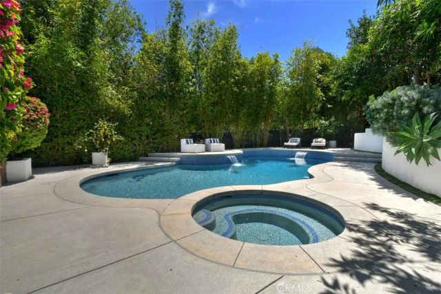 3901 Ventura Canyon Avenue, Sherman Oaks, CA 91423