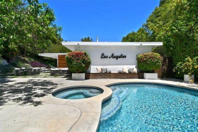 3901 Ventura Canyon Avenue, Sherman Oaks, CA 91423