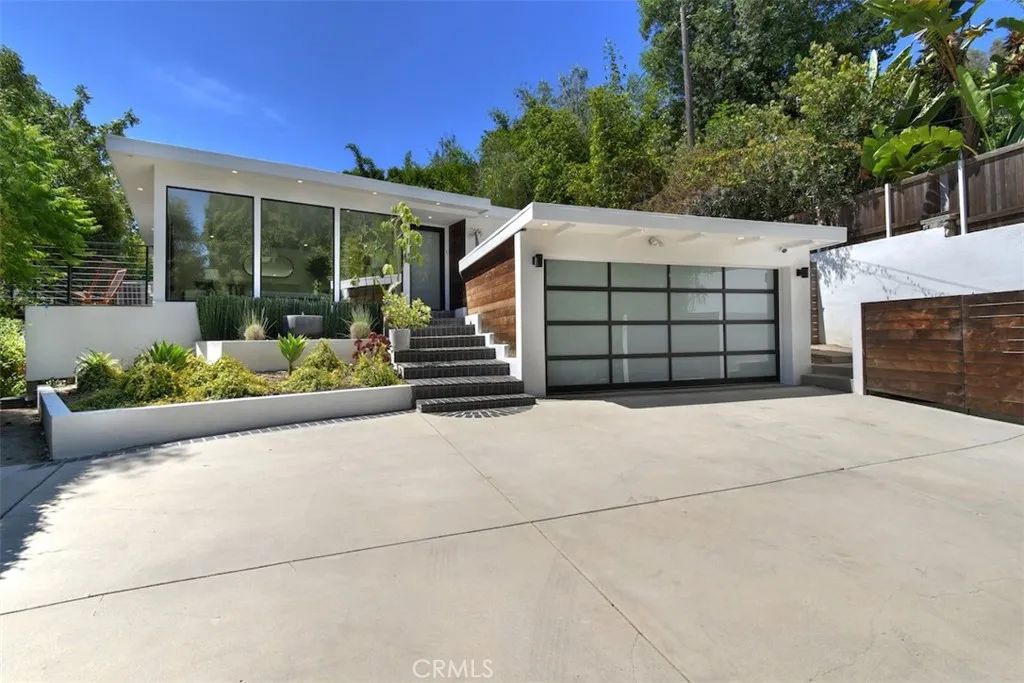 3901 Ventura Canyon Avenue, Sherman Oaks, CA 91423