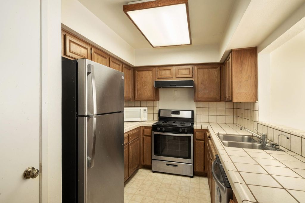Image 12 of property listing at 2890 Huntington Boulevard # 149, Fresno, CA 93721