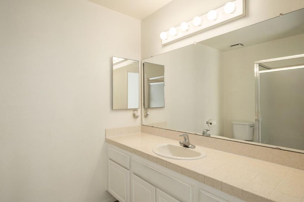 Image 21 of property listing at 2890 Huntington Boulevard # 149, Fresno, CA 93721