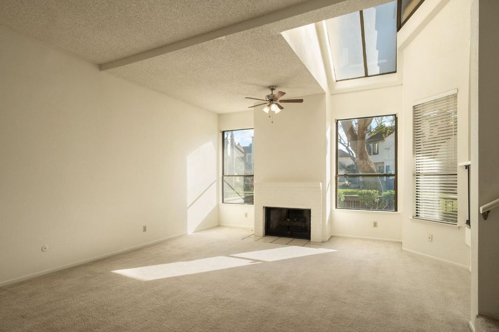 Image 6 of property listing at 2890 Huntington Boulevard # 149, Fresno, CA 93721