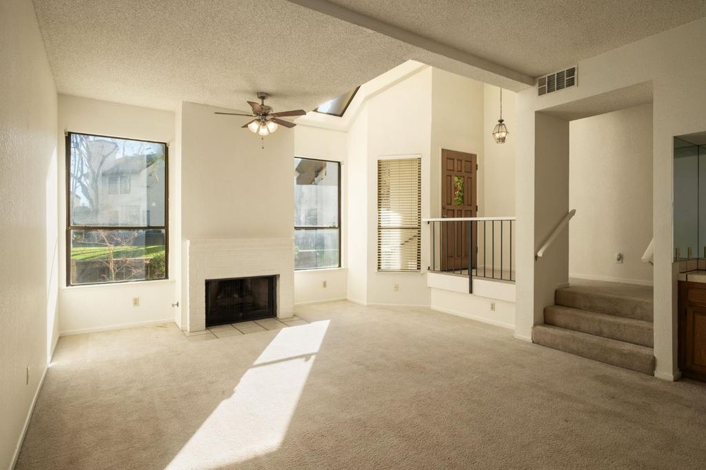 Image 8 of property listing at 2890 Huntington Boulevard # 149, Fresno, CA 93721