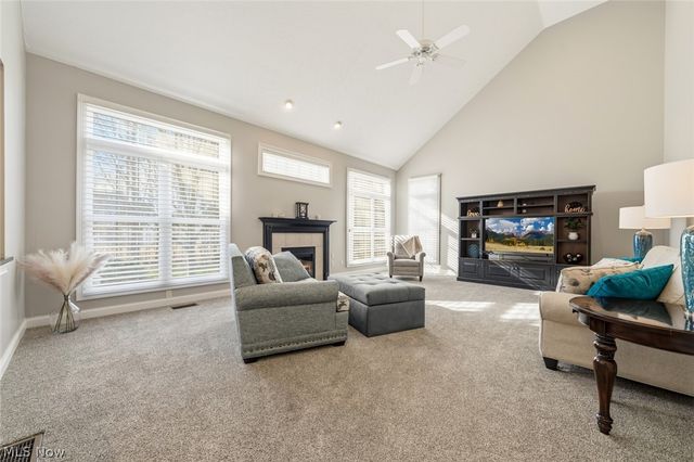 652 Treeside Lane, Avon Lake, OH 44012