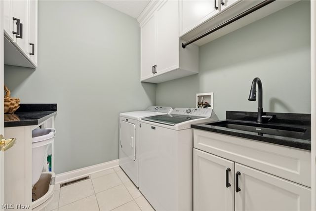 652 Treeside Lane, Avon Lake, OH 44012