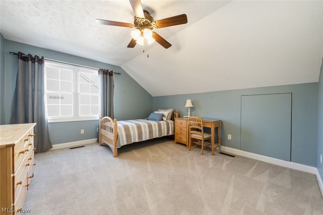 652 Treeside Lane, Avon Lake, OH 44012