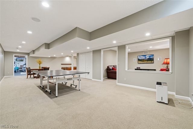 652 Treeside Lane, Avon Lake, OH 44012