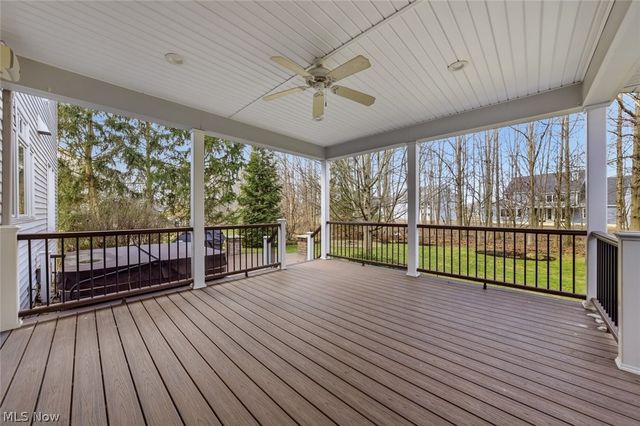 652 Treeside Lane, Avon Lake, OH 44012