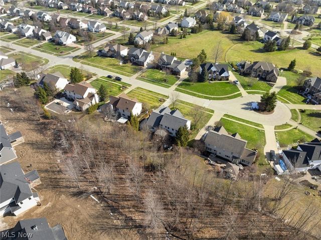 652 Treeside Lane, Avon Lake, OH 44012