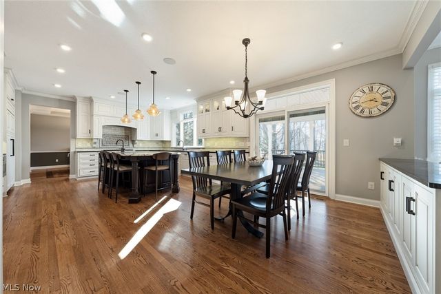 652 Treeside Lane, Avon Lake, OH 44012