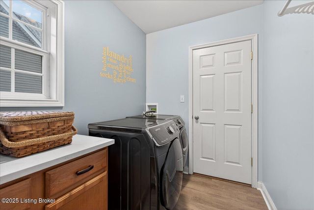 6015 Sweetbay Dr, Crestwood, KY 40014