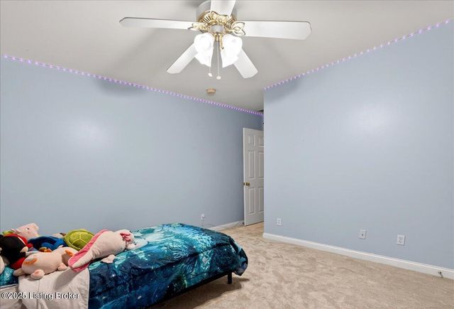 6015 Sweetbay Dr, Crestwood, KY 40014