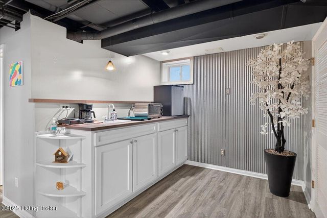 6015 Sweetbay Dr, Crestwood, KY 40014