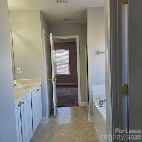 5840 Timbertop Lane, Charlotte, NC 28215