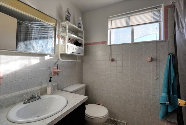 622 Virginia Ave, Rochester Twp, PA 15074