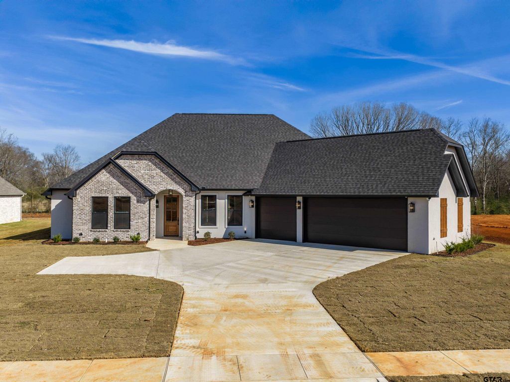 352 Heritage Way, Bullard, TX 75757