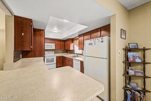 26423 S SNEAD Drive, Sun Lakes, AZ 85248