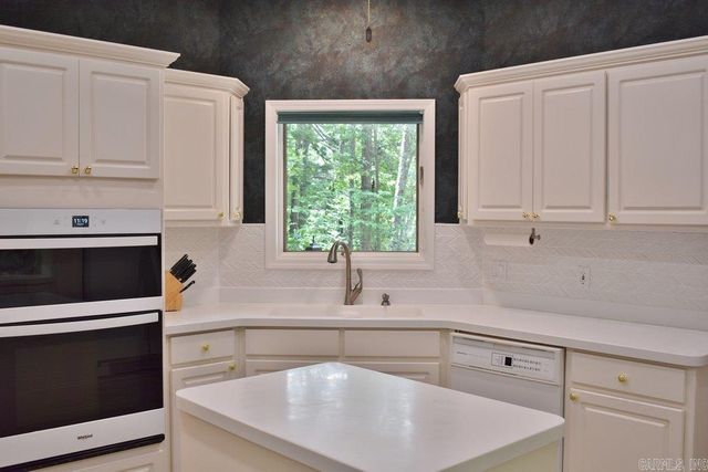 97 Mansilla Way, Hot Springs Village, AR 71900