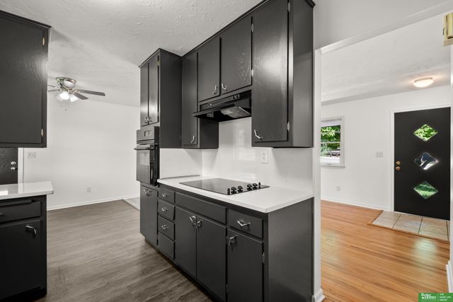 2330 S 90th Street, Omaha, NE 68124