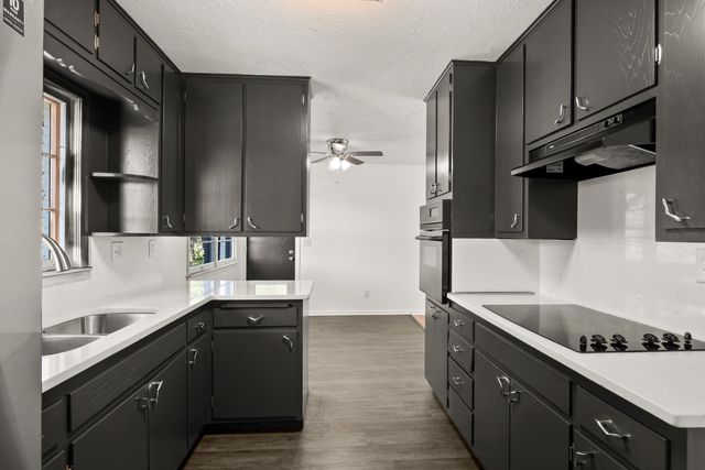 2330 S 90th Street, Omaha, NE 68124