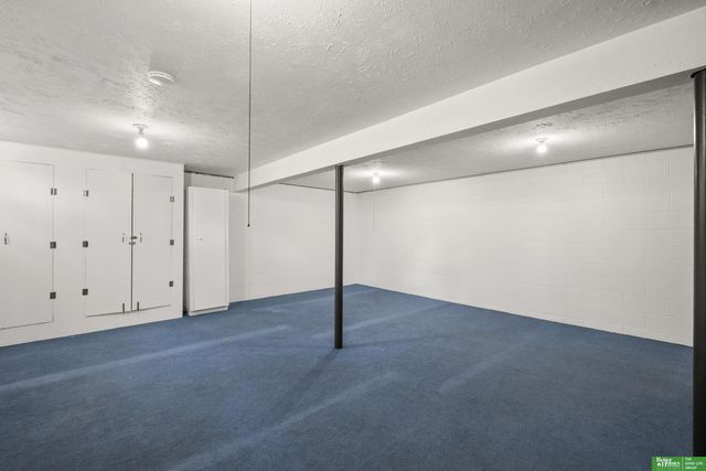 2330 S 90th Street, Omaha, NE 68124