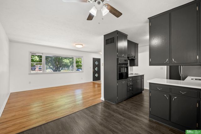 2330 S 90th Street, Omaha, NE 68124