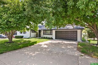 2330 S 90th Street, Omaha, NE 68124