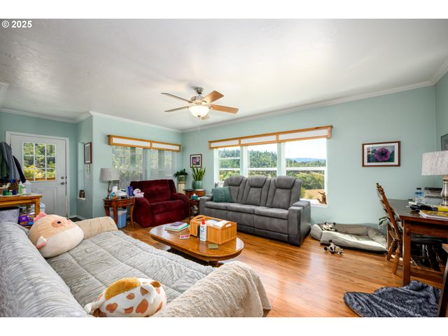 1745 Rifle Range Rd, Roseburg, OR 97470