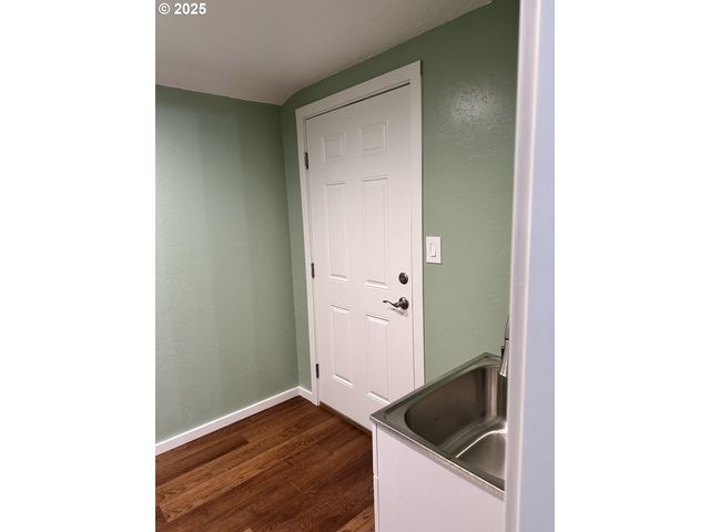 1745 Rifle Range Rd, Roseburg, OR 97470