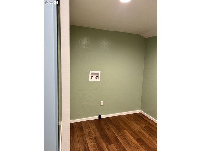 1745 Rifle Range Rd, Roseburg, OR 97470