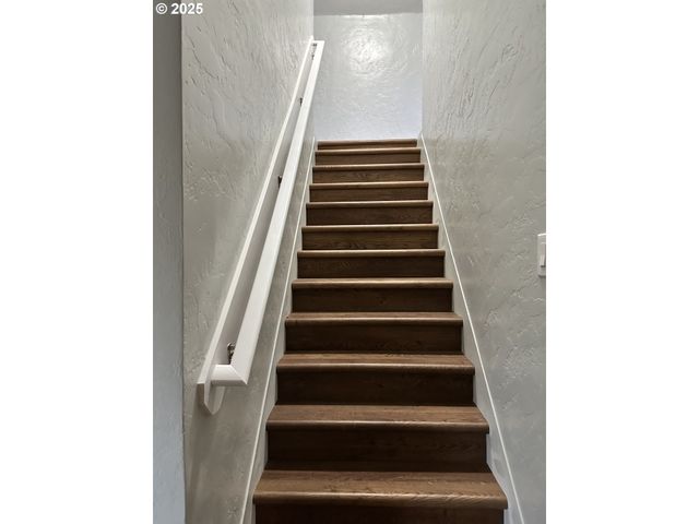 1745 Rifle Range Rd, Roseburg, OR 97470