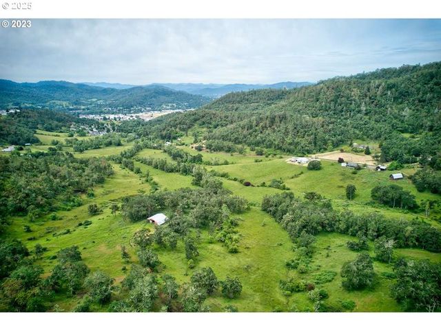 1745 Rifle Range Rd, Roseburg, OR 97470