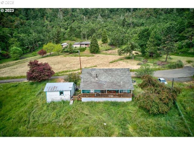 1745 Rifle Range Rd, Roseburg, OR 97470