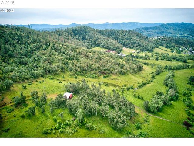 1745 Rifle Range Rd, Roseburg, OR 97470