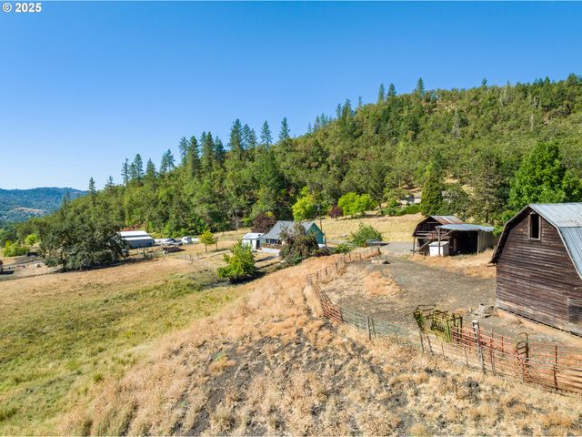 1745 Rifle Range Rd, Roseburg, OR 97470