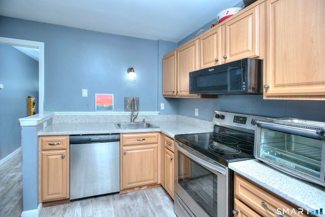 3699 Broadbridge Avenue 101, Stratford, CT 06614