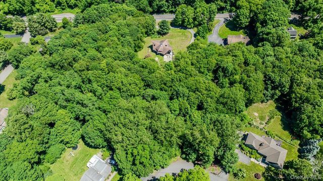 15 Raemont Road, Granite Springs, NY 10527