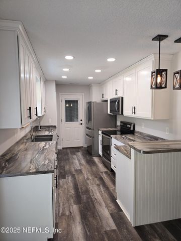 4656 HEDGEHOG Street, Middleburg, FL 32068