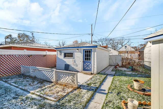 17912 School Street, Lansing, IL 60438