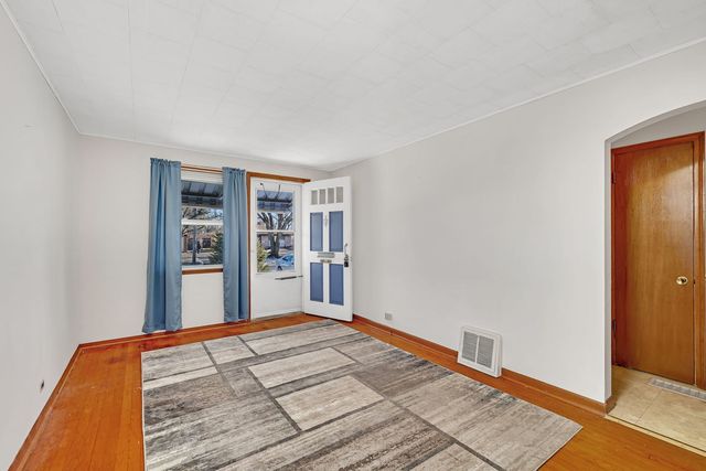 17912 School Street, Lansing, IL 60438