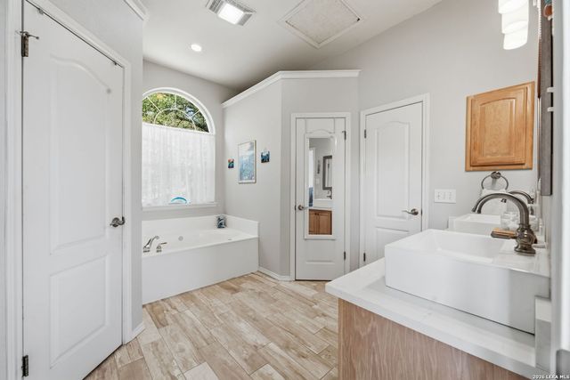 1122 Highland Terrace, Canyon Lake, TX 78133