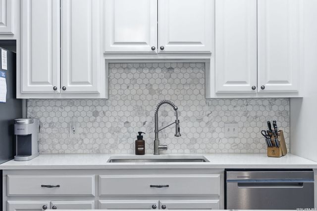 1122 Highland Terrace, Canyon Lake, TX 78133