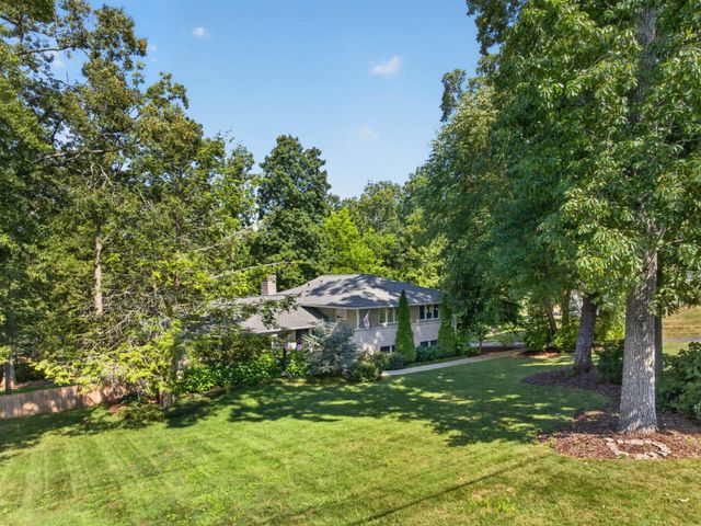 407 N Palisades Drive, Signal Mountain, TN 37377