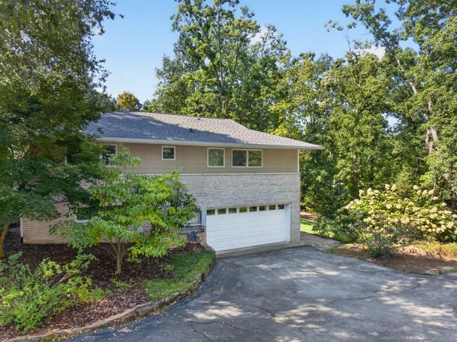 407 N Palisades Drive, Signal Mountain, TN 37377