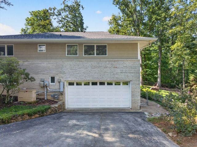 407 N Palisades Drive, Signal Mountain, TN 37377