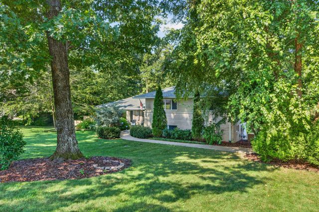 407 N Palisades Drive, Signal Mountain, TN 37377